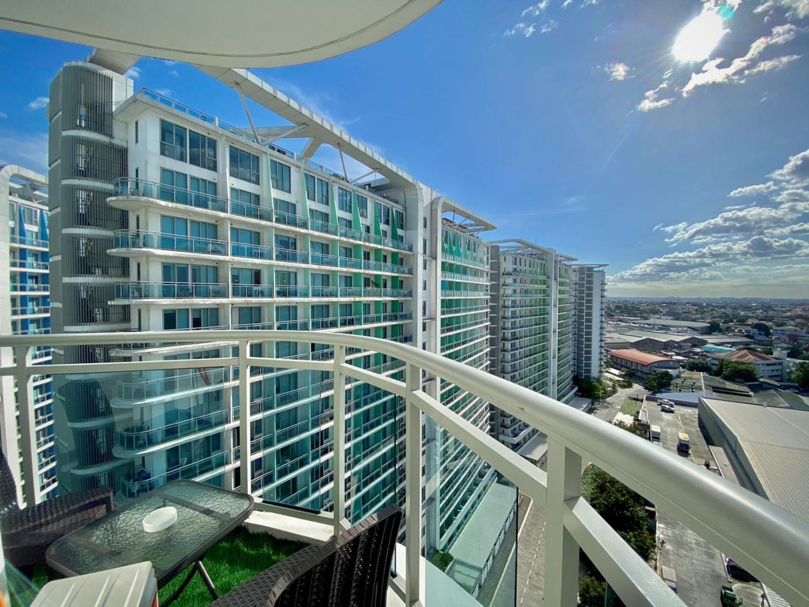 Nordic Inspired Corner Unit In Azure Urban Resort 1700 Residences Paranaque City Buitenkant foto