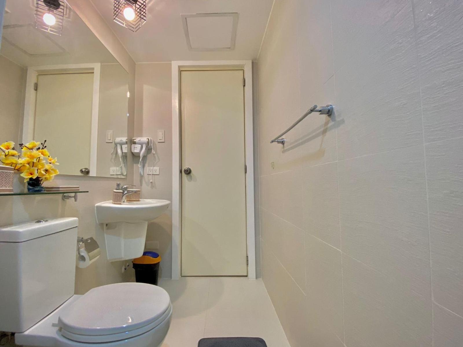 Nordic Inspired Corner Unit In Azure Urban Resort 1700 Residences Paranaque City Buitenkant foto