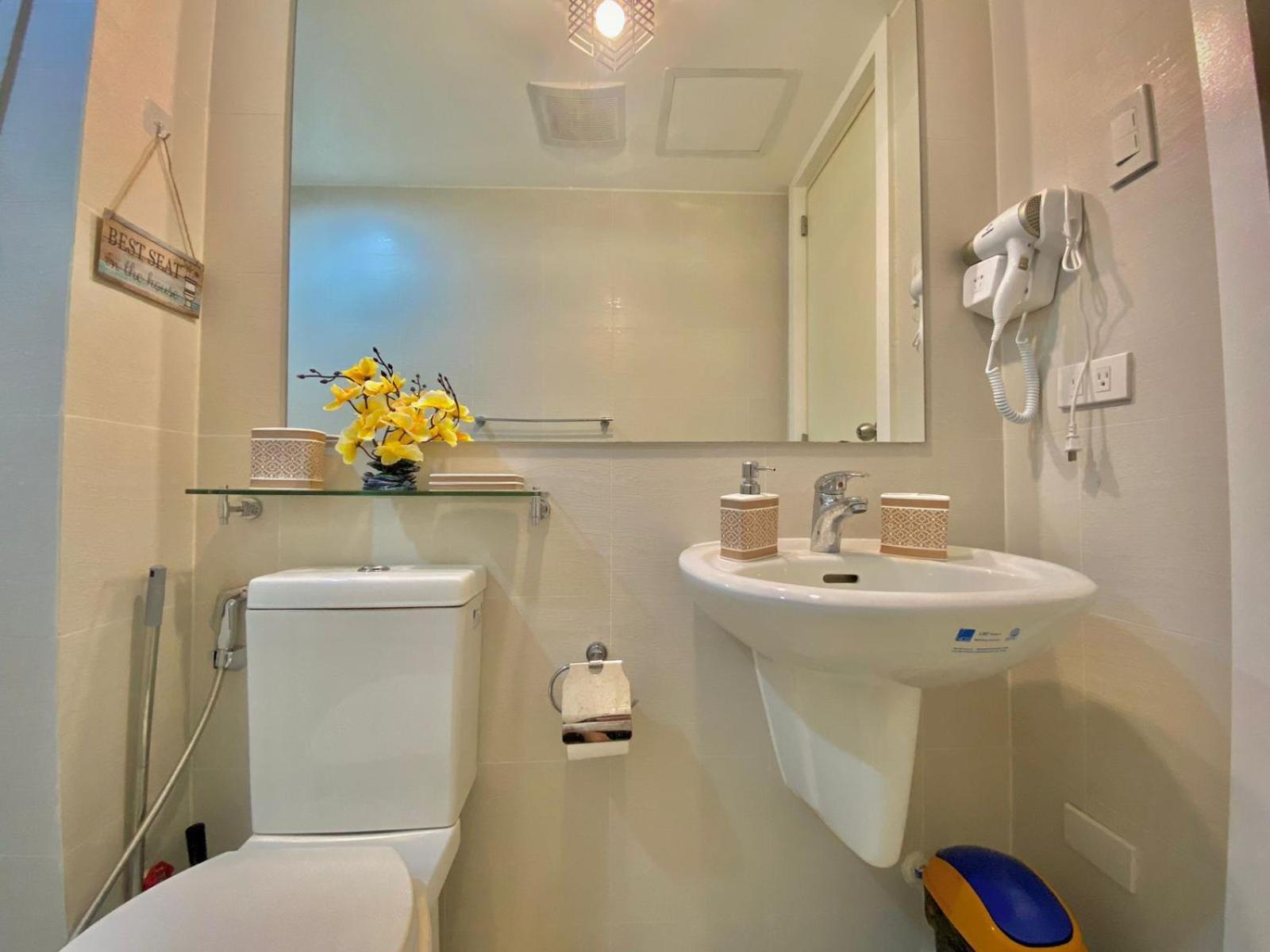 Nordic Inspired Corner Unit In Azure Urban Resort 1700 Residences Paranaque City Buitenkant foto